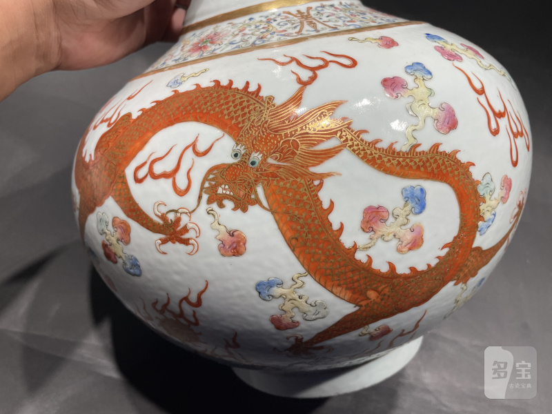 清光绪 粉彩云龙纹赏瓶 - 图7